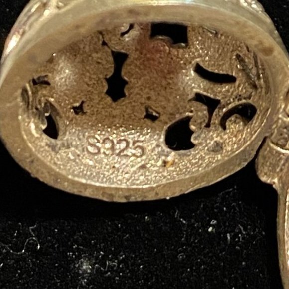 Sterling egg charm  (opens) - Picture 3 of 3